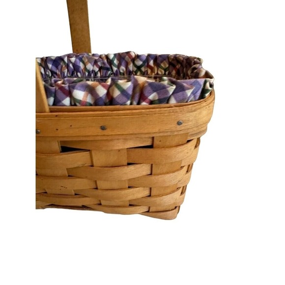 Longaberger Handwoven Picnic Basket With Fabric Liner and Plastic Protector - Picture 2 of 7